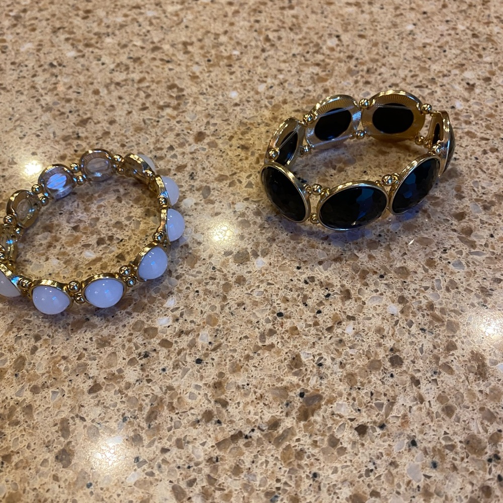 Two stretch bracelets - Picture 2 of 4